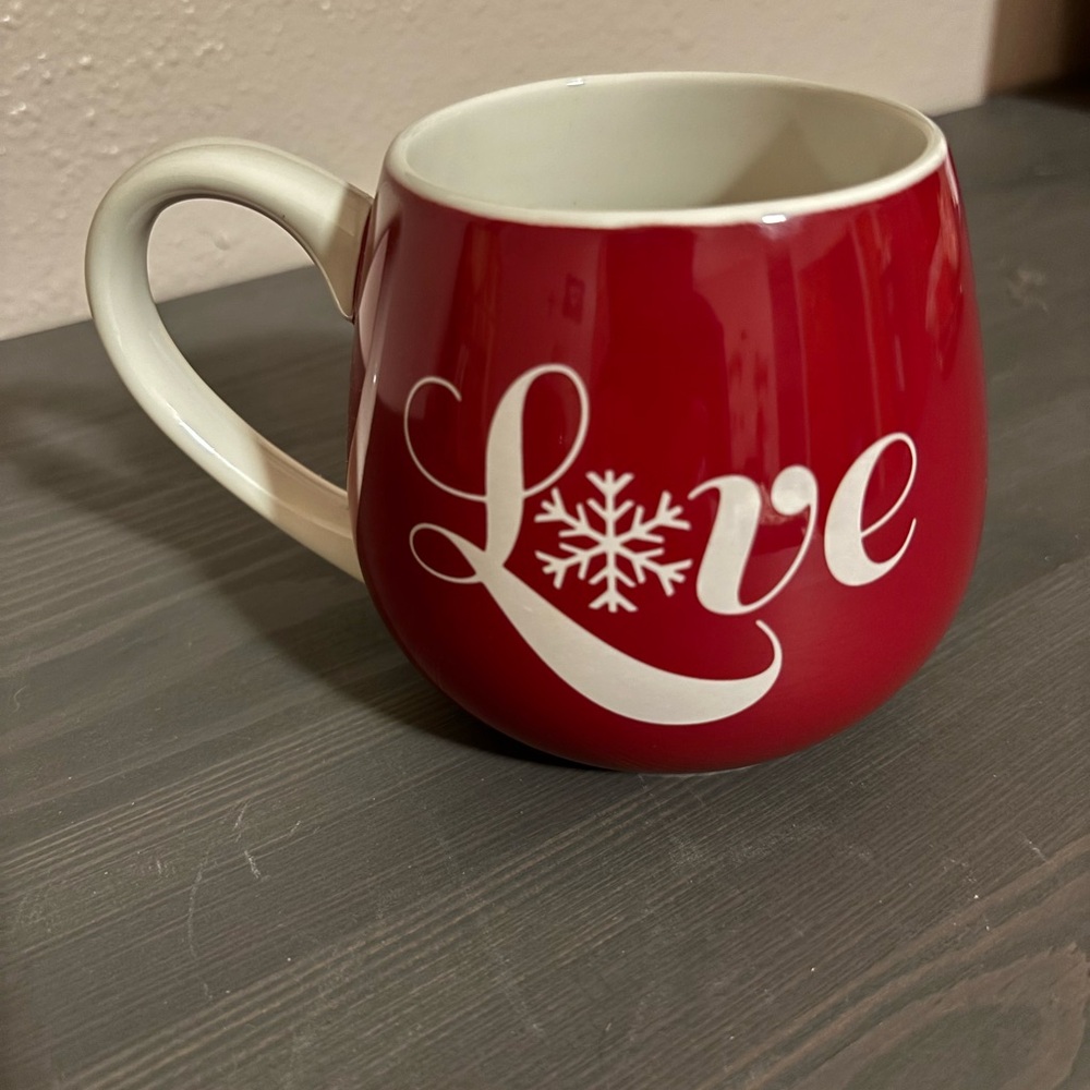 Life is good Red Love Mug with Snowflake Design